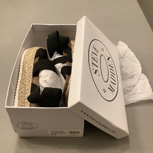 Steve Madden Lacole Flat Platform Black Elastic Strappy Sandal Size 9.5M - Picture 11 of 11